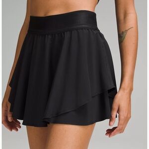 LULULEMON COURT RIVAL HIGH RISE SKIRT SIZE 6